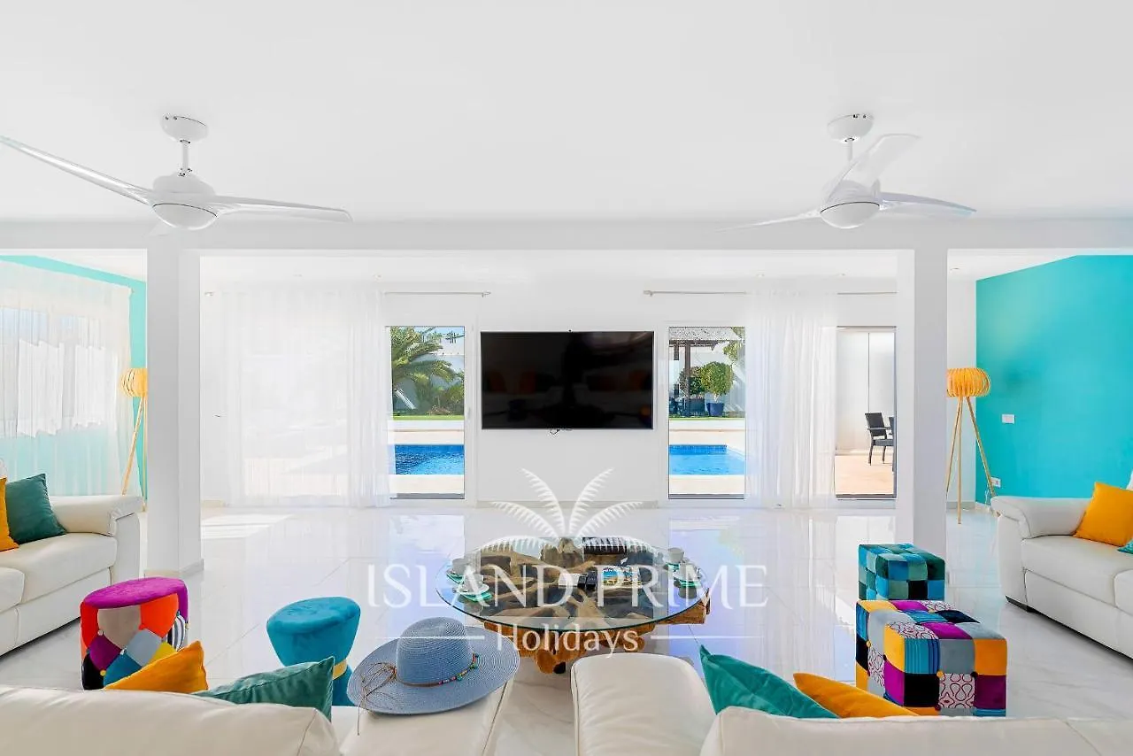 Huge Villa With Amazing Garden In Golf Del Sur Alm160 San Miguel de Abona